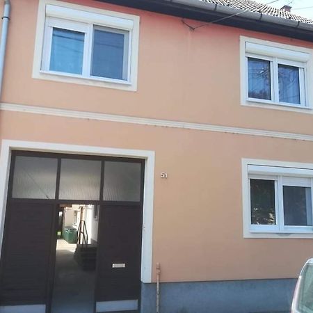 הוילה אגר Family House מראה חיצוני תמונה